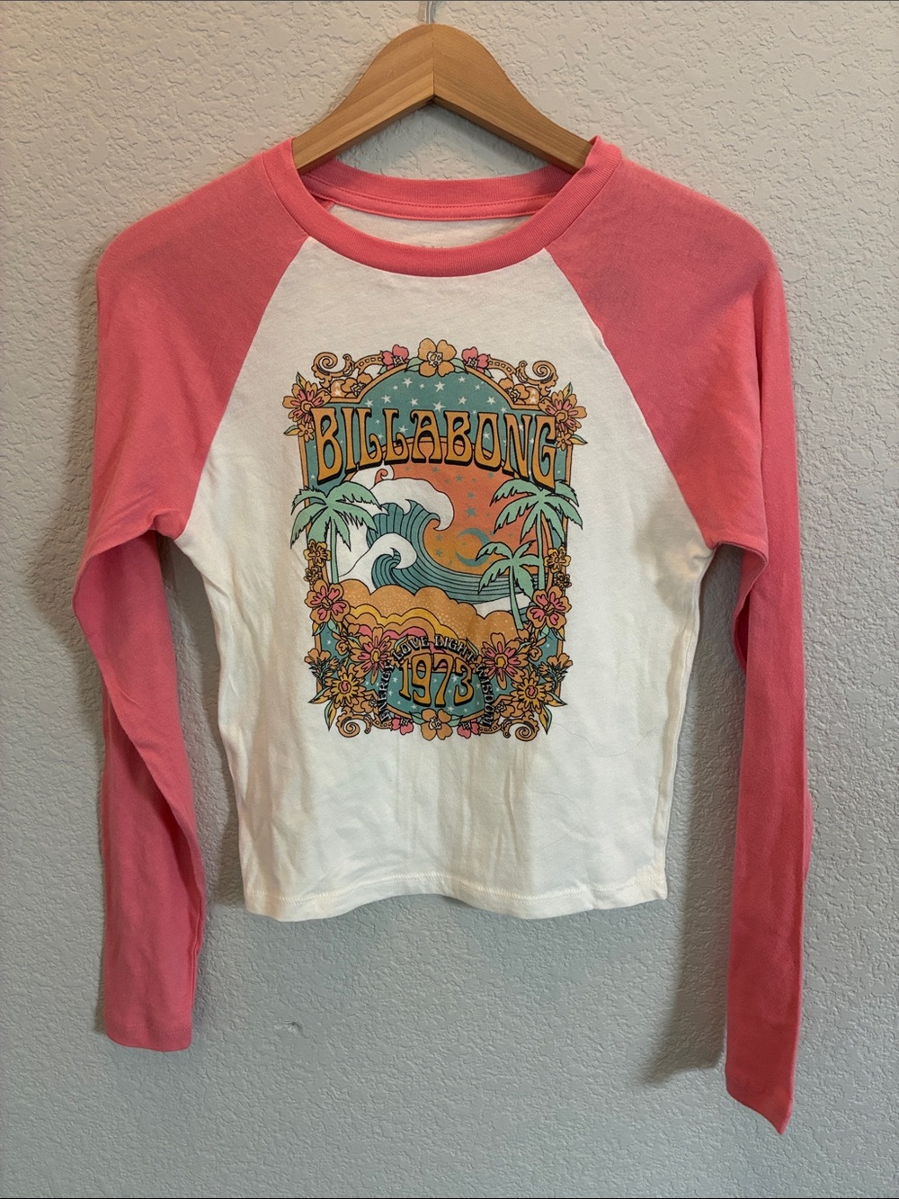 NWT Billabong baseball tee
